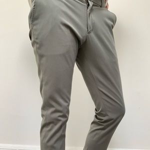 Ministry of Supply Momentum Chino in Olive